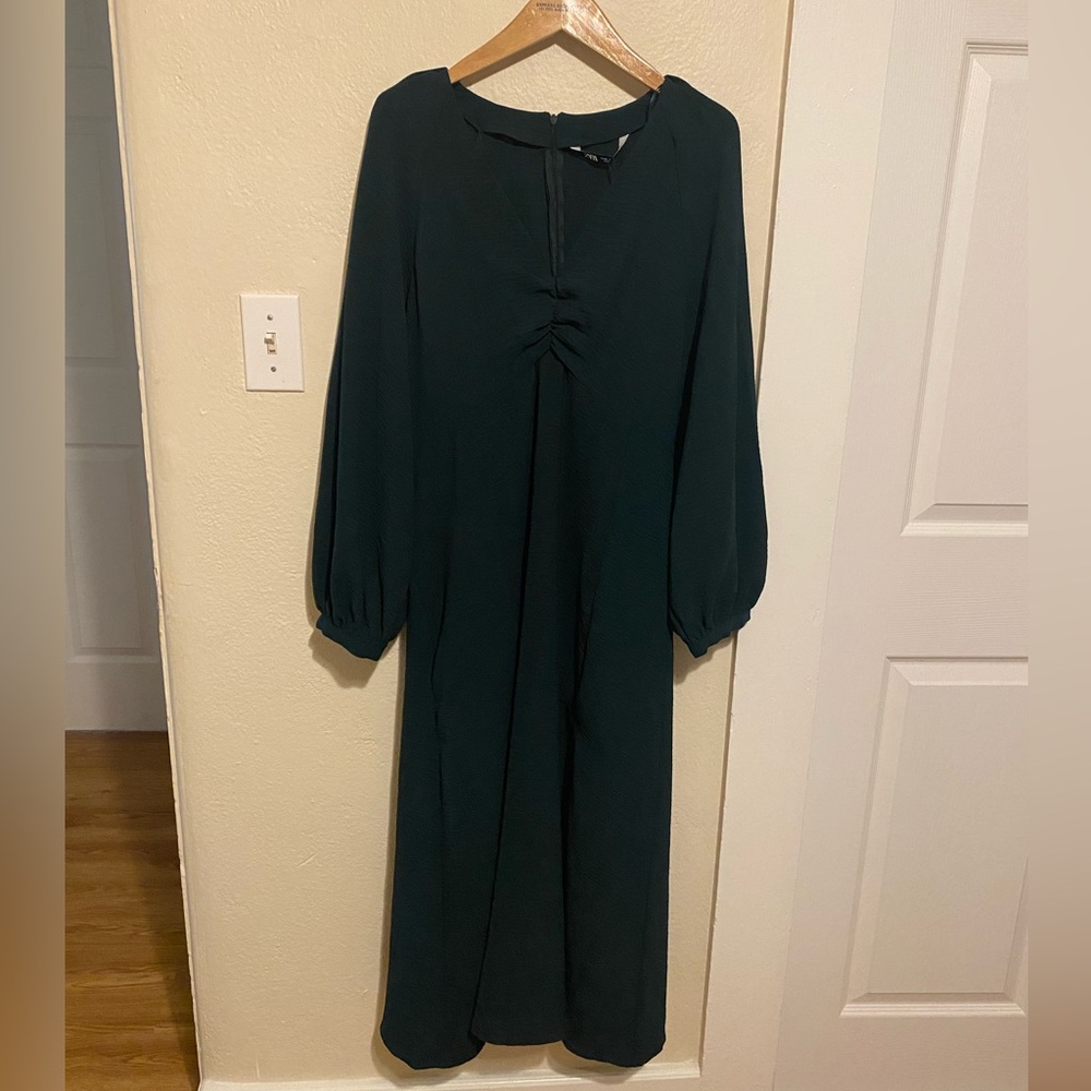 NWT Zara Emerald Green Midi Dress